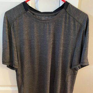 Large Men's Lululemon Metal Vent Tech Short Sleeve